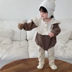 [66-90cm]コントラストカラーのフリル付き ロンパース