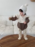 [66-90cm]コントラストカラーのフリル付き ロンパース