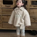 [73-110cm] あったか ボア レースアクセント ジャケット - Image 4