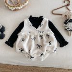 [66-90cm] ボア リボン 刺繍 ロンパース