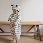 [66-90cm] 韓国風 ボンボン付き ボーダー オールインワン - Image 5