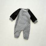 [66-90cm] 英字 フリース オールインワン - Image 7