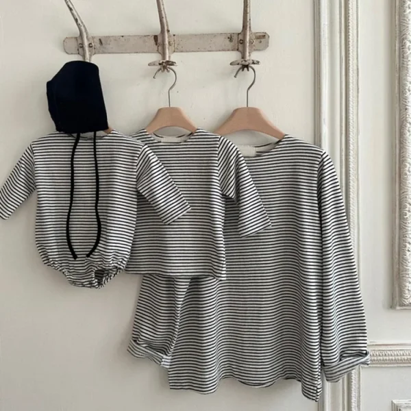 [66-90cm] 韓国風 ボーダー ロンパース