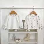 [66-110cm] ノーカラーor小花柄 インナーシャツ - Image 2