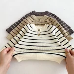 [66-90cm] ボーダー ニットトップス&サロペット 2点セット - Image 9