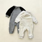 [66-90cm] 英字 フリース オールインワン - Image 4