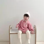 [66-90cm] ハート刺しゅう ロンパース - Image 2