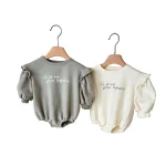 [66-90cm] 肩フリル 英字プリント ロンパース - Image 7