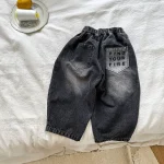 [80-150cm] バックポケットロゴ デニム パンツ - Image 3