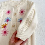 [66-90cm] 花柄 ニット ロンパース - Image 2