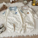 [66-90cm] チェック襟 車プリント オールインワン - Image 4