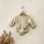 [66-90cm] ポケット付き ボア ロンパース