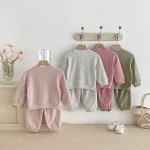 [80-130cm]セットアップ 英字刺繡 ワッフル シンプル 子供服 - Image 2