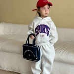 [80-150cm] 英字プリント ボア付き セットアップ - Image 5