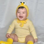 [66-90cm]帽子付き 目デザインボーダー ロンパース