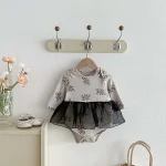 [66-90cm] ワンピース風 小花柄 ロンパース - Image 3