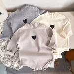 [66-90cm] ハート柄 ハイネック ロンパース - Image 2