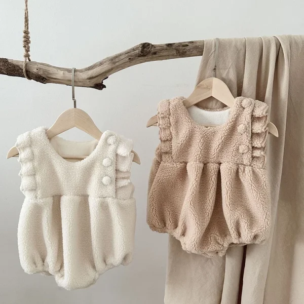 [66-90cm] 肩フリル ボア ロンパース